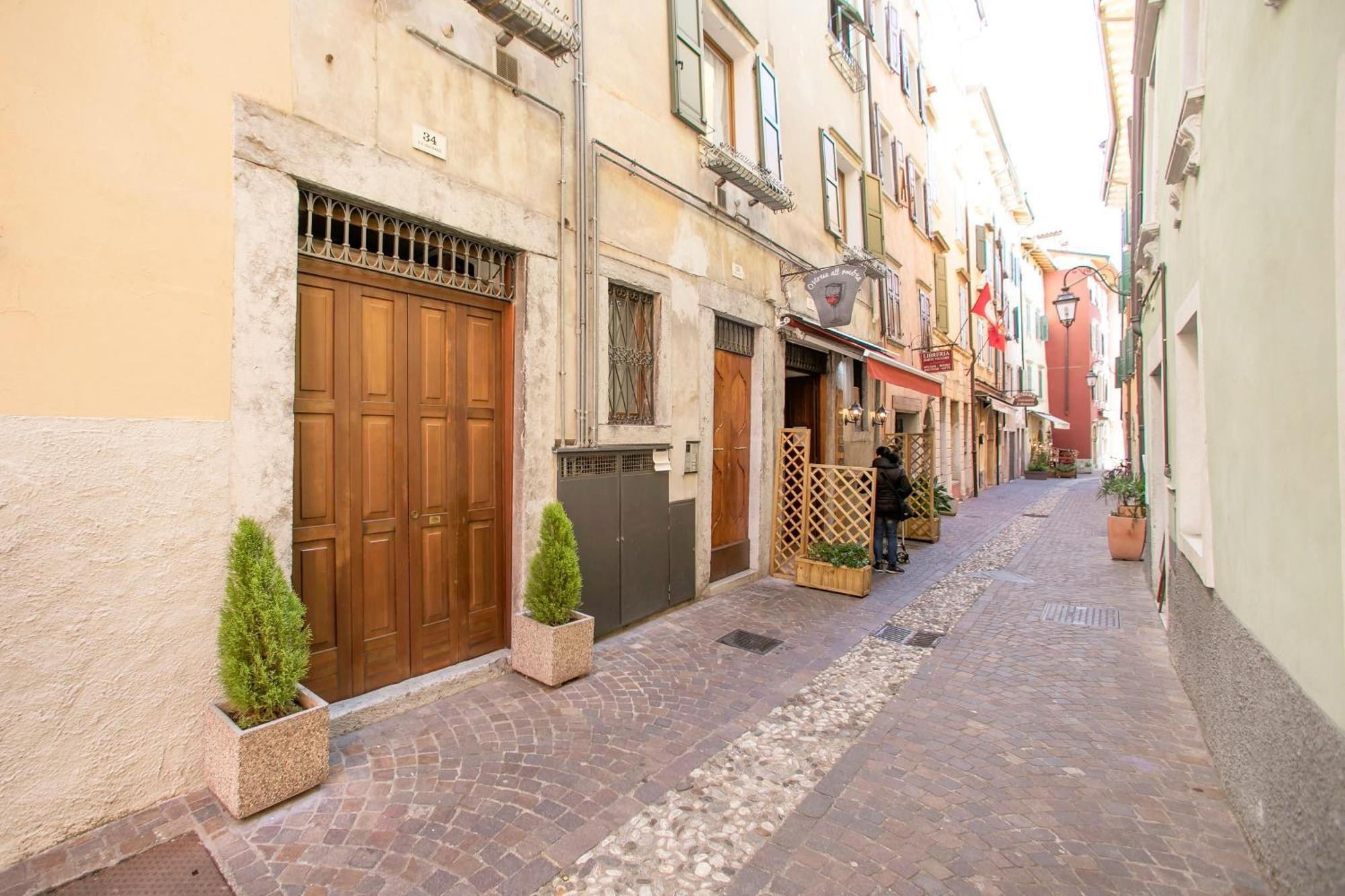 Nido Sui Tetti Di Riva Del Garda - Happy Rentals Buitenkant foto